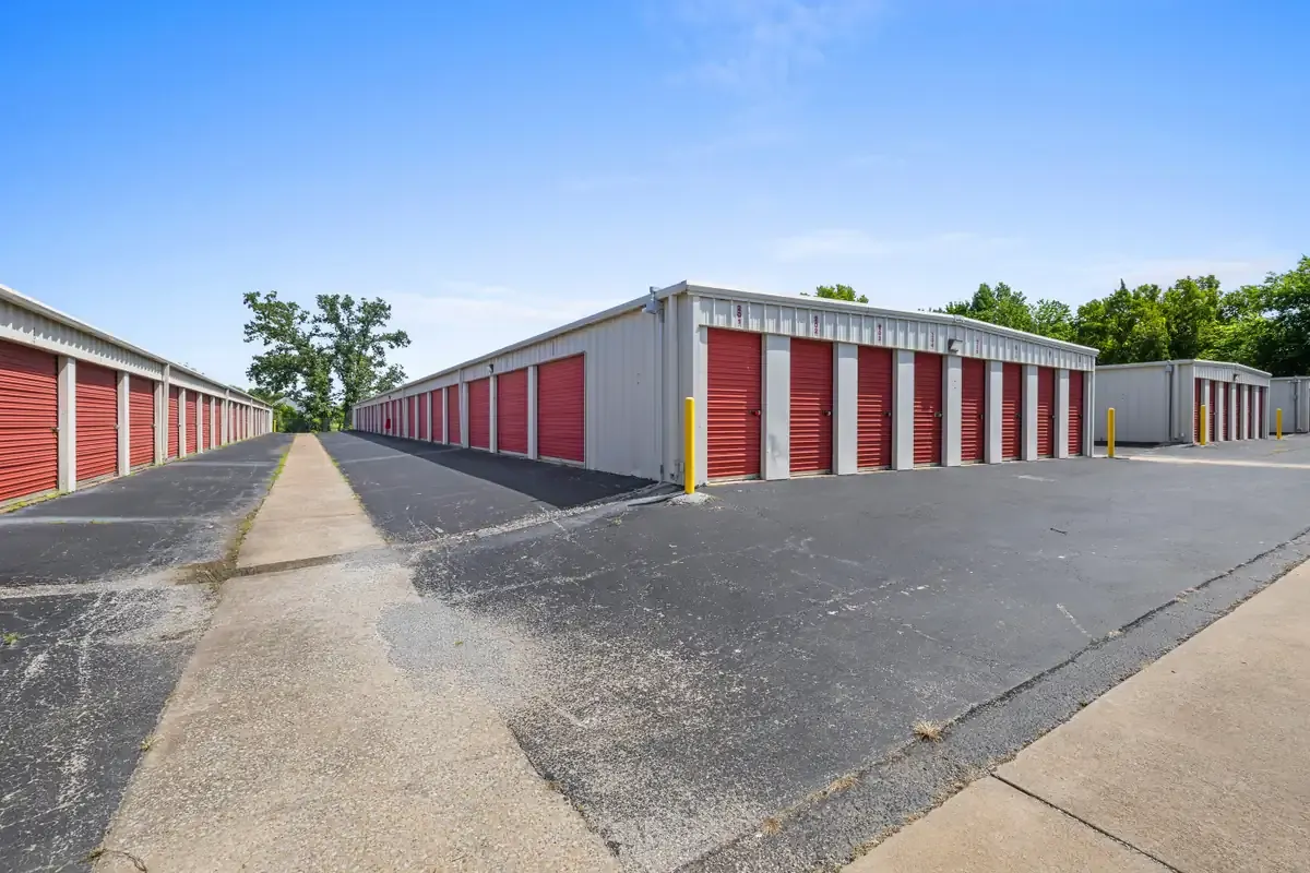 Legacy Siloam Springs - Lincoln - Exterior Drive Up Units 1
